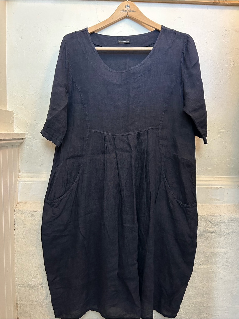 Relaxed Navy Linen Midi Dress with Scoop Neck and Pockets